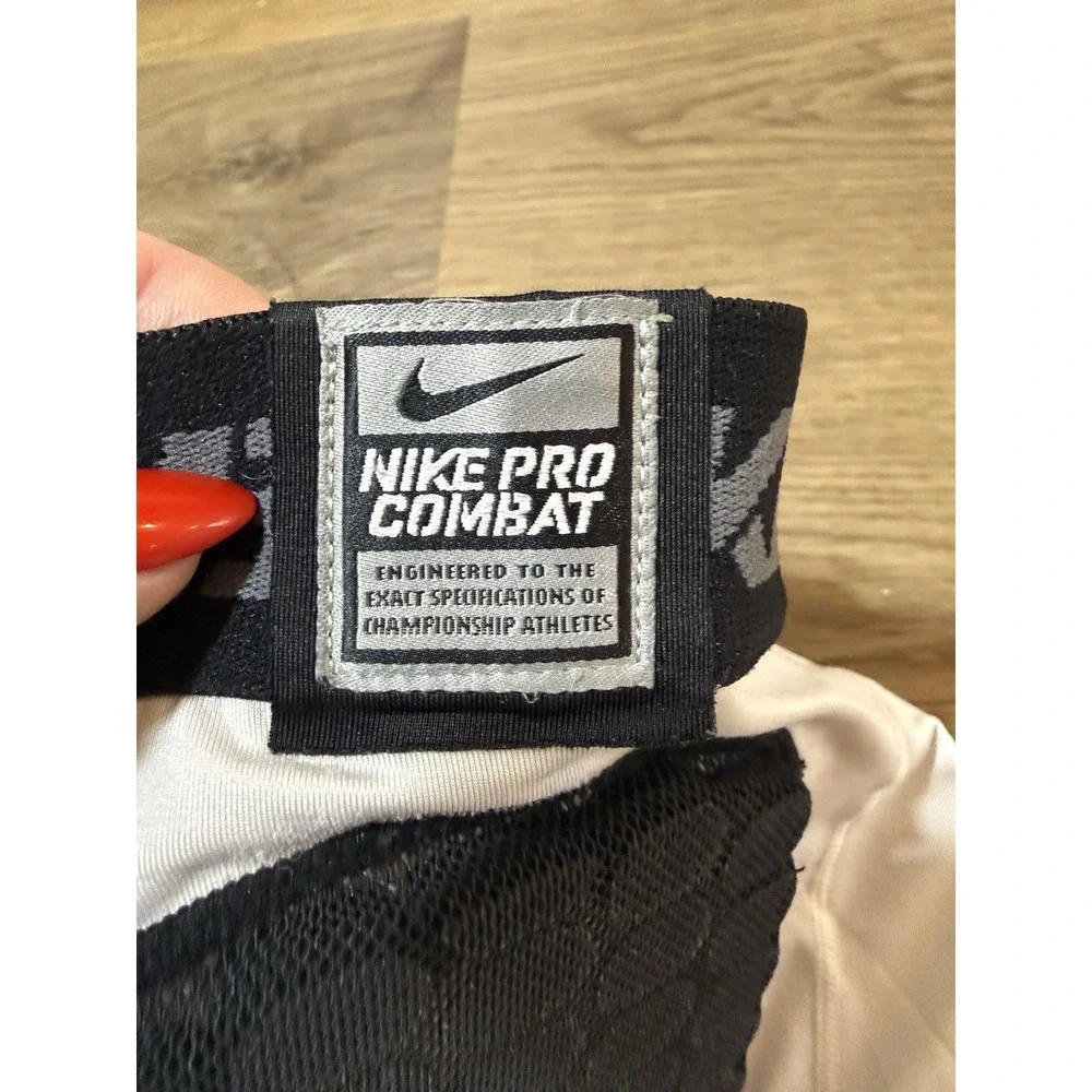 Nike Pro Combat‎ Hyperstrong Padded Football Compression Shorts (Men's Large)